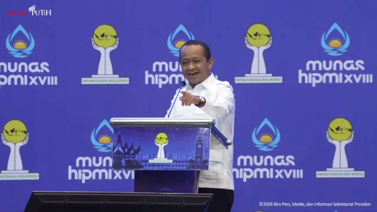 Bahlil Ungkap Proyek Hilirisasi Ekosistem Baterai Mobil di 2026