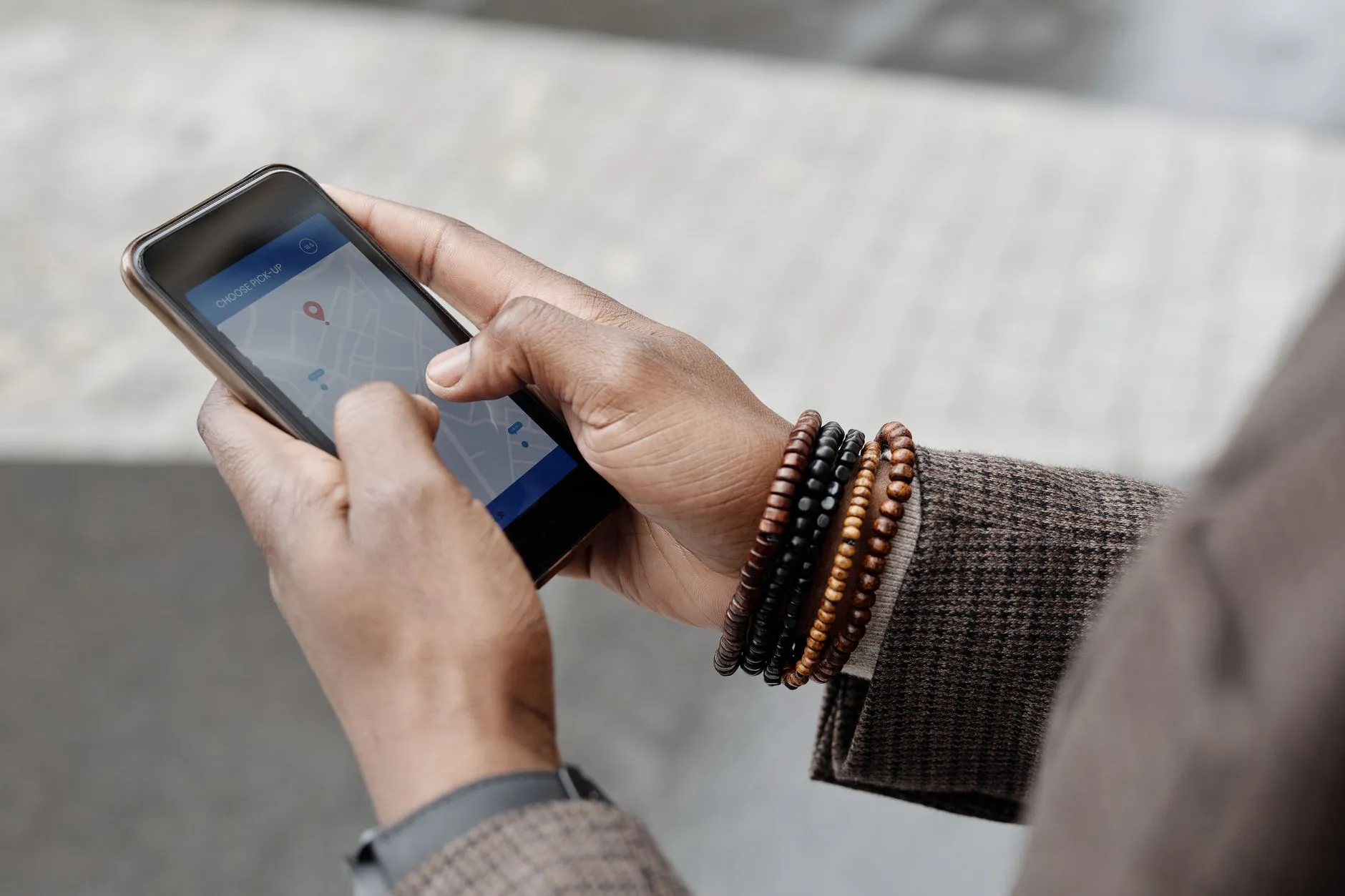 Cara Melacak Lokasi Orang Melalui WhatsApp dan Google Maps Secara Etis