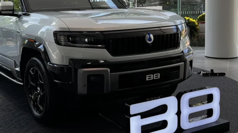 Denza Perkenalkan Model SUV Terbaru, Denza B8, dengan Desain Kokoh dan Modern