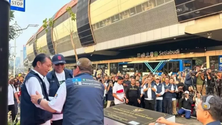 Halte Transjakarta Setiabudi Resmi Berganti Nama Jadi Halte Integritas