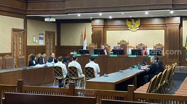 John Field Bos Blueray Cargo Dituntut 3 Tahun Penjara karena Suap Bea Cukai