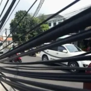 Kabel Semrawut di Jakarta Mengakibatkan Tewasnya Siswi SMAN 6 Jakarta