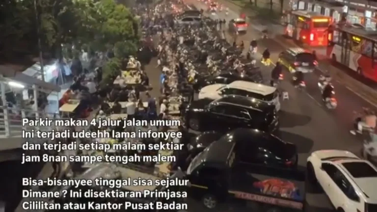 Kesemrawutan Lalu Lintas di Jalan Mayjen Sutoyo Cawang Jakarta Timur