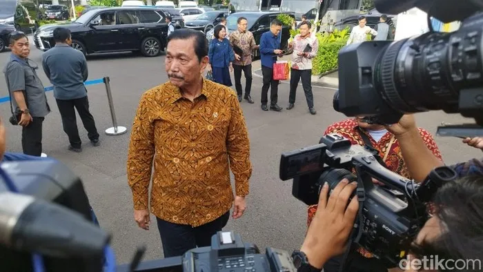 Luhut Bertemu Wakil BGN Bahas Program Makan Bergizi Gratis