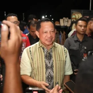 Mendagri Apresiasi Parade Tenun Belu untuk Budaya dan Ekonomi Daerah