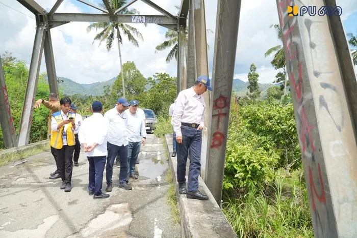 Menteri PU Tinjau Infrastruktur Pascagempa Sulawesi Tengah dan Utamakan Keamanan