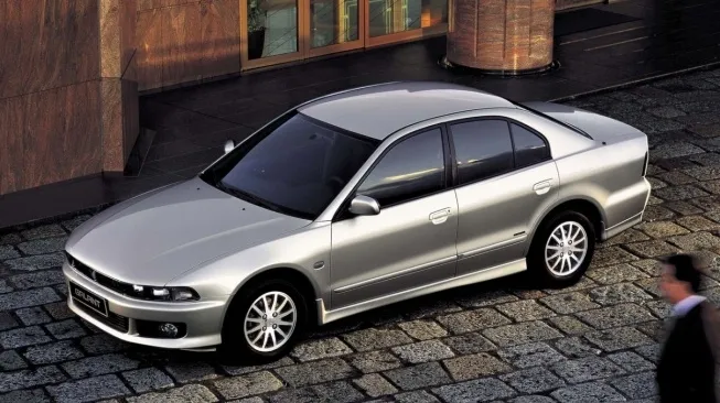 Mitsubishi Galant: Mobil Mesin V6 Harga Mulai 30 Jutaan yang Layak Dipertimbangkan