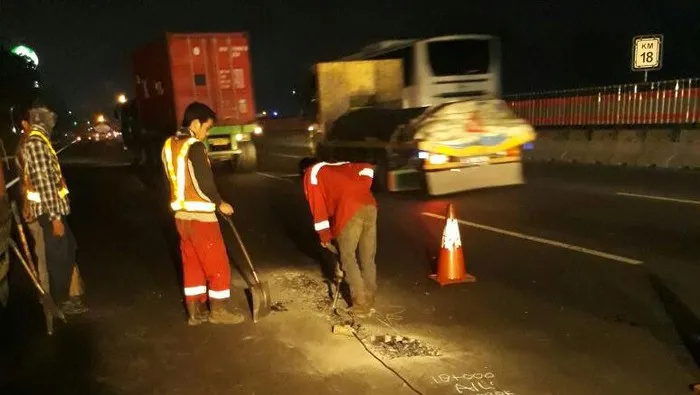Pekerjaan Pemeliharaan Jalan Ruas Tol Jakarta-Cikampek Dimulai 21-26 Juni 2026