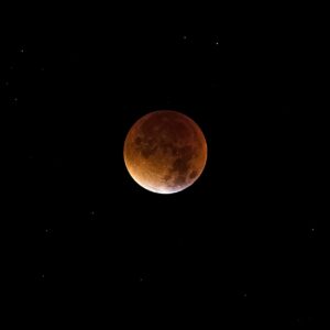 Ilmuwan Pecahkan Misteri Planet Pink dengan Teleskop Luar Angkasa James Webb