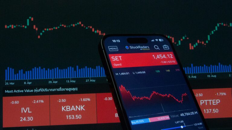 Saham DSSA Menguat 5,73% di Tengah Prospek Positif