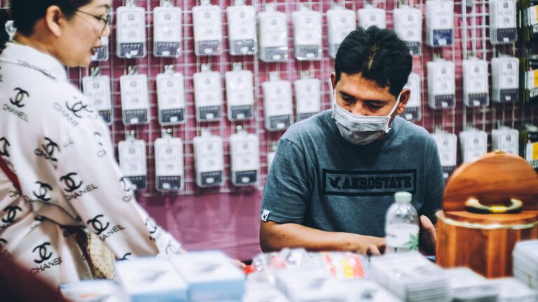 Kementerian UMKM Wajibkan Diskon 50% Biaya Layanan untuk Usaha Kecil dan Mikro