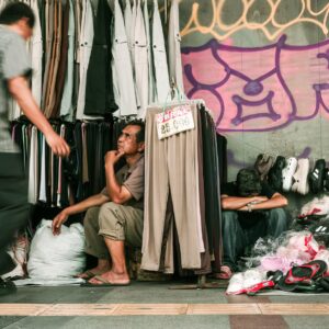 Baju Bekas Ilegal dari China dan Korea Disita di Jakarta dan Kalimantan Barat