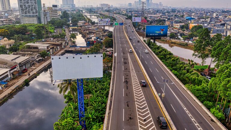 Kementerian PUPR Targetkan 10 Ruas Jalan Tol Baru Operasional Jelang Nataru 2026
