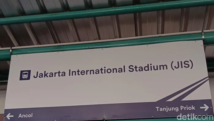 Stasiun KRL Jakarta International Stadium Resmi Beroperasi Hari Ini