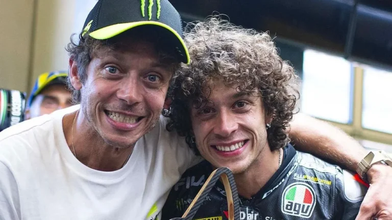 Valentino Rossi Terkejut Marco Bezzecchi Dilarang Balapan Setelah Insiden di Ceko