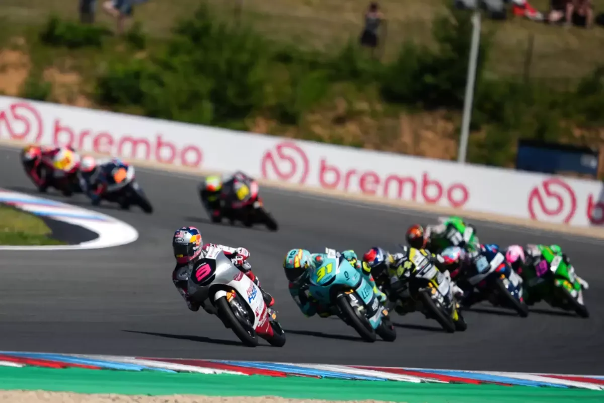 Veda Ega Pratama Finis Posisi 5 di Moto3 Ceko 2026, Mulai dari Urutan 20