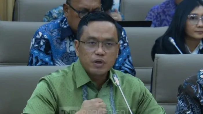 Wakil Ketua DPR Hubungi Direktur Utama Pertamina Terkait Ancaman PHK Buruh