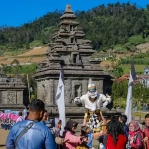 Wamenpar Ni Luh Puspa Ingatkan Pelaku Wisata Dieng Utamakan Keselamatan