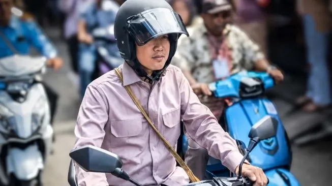 Wapres Gibran Rakabuming Gunakan Motor Listrik Saat Kunjungan ke Papua