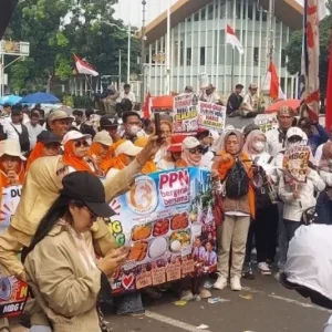 Warga Jakarta Gelar Aksi Dukung Program Makan Bergizi Gratis dan Tangkap Koruptor